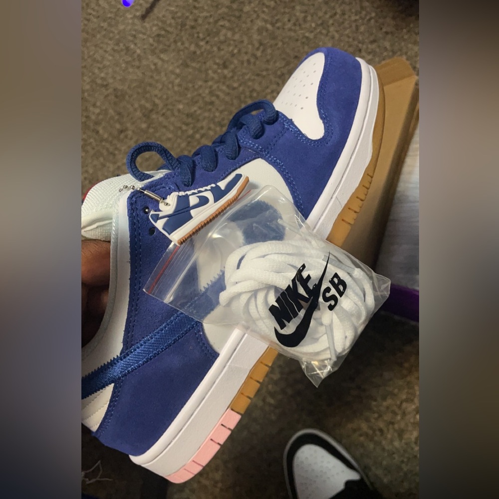 La dodger dunks